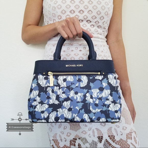 Michael Kors Hailee Xs Satchel Crossbody NWT Bag - Picture 2 of 8